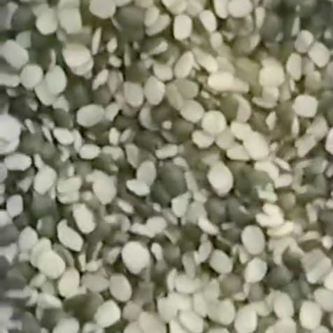 Whole Black Gram Lentils with skin /Urad Dal chilkonn wali 1/2kg